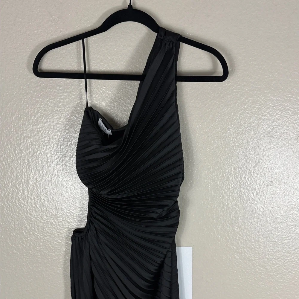 Delfi Collective Solie Pleated One-Shoulder Cutout Sheath Gown - Picture 5 of 10